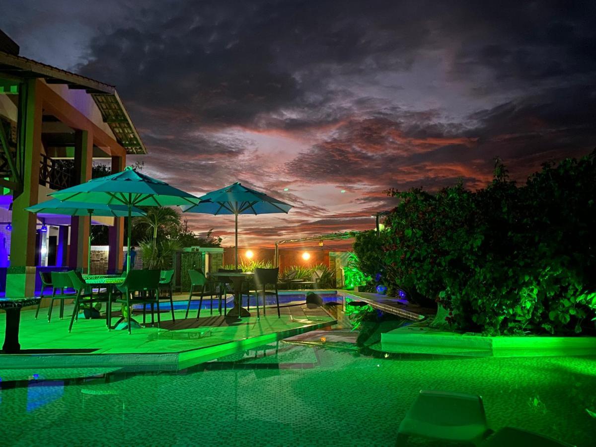 Pousada Flamboyant Village - Praia Das Fontes - 50Mt Da Gruta Mae D'Agua (Adults Only) Beberibe Zewnętrze zdjęcie